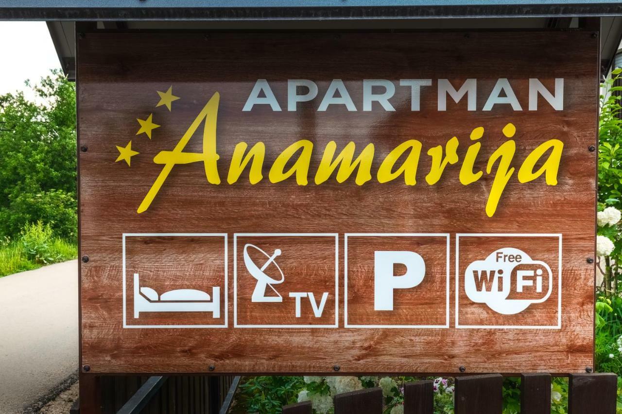 Anamarija Apartments Licko Petrovo Selo Kültér fotó