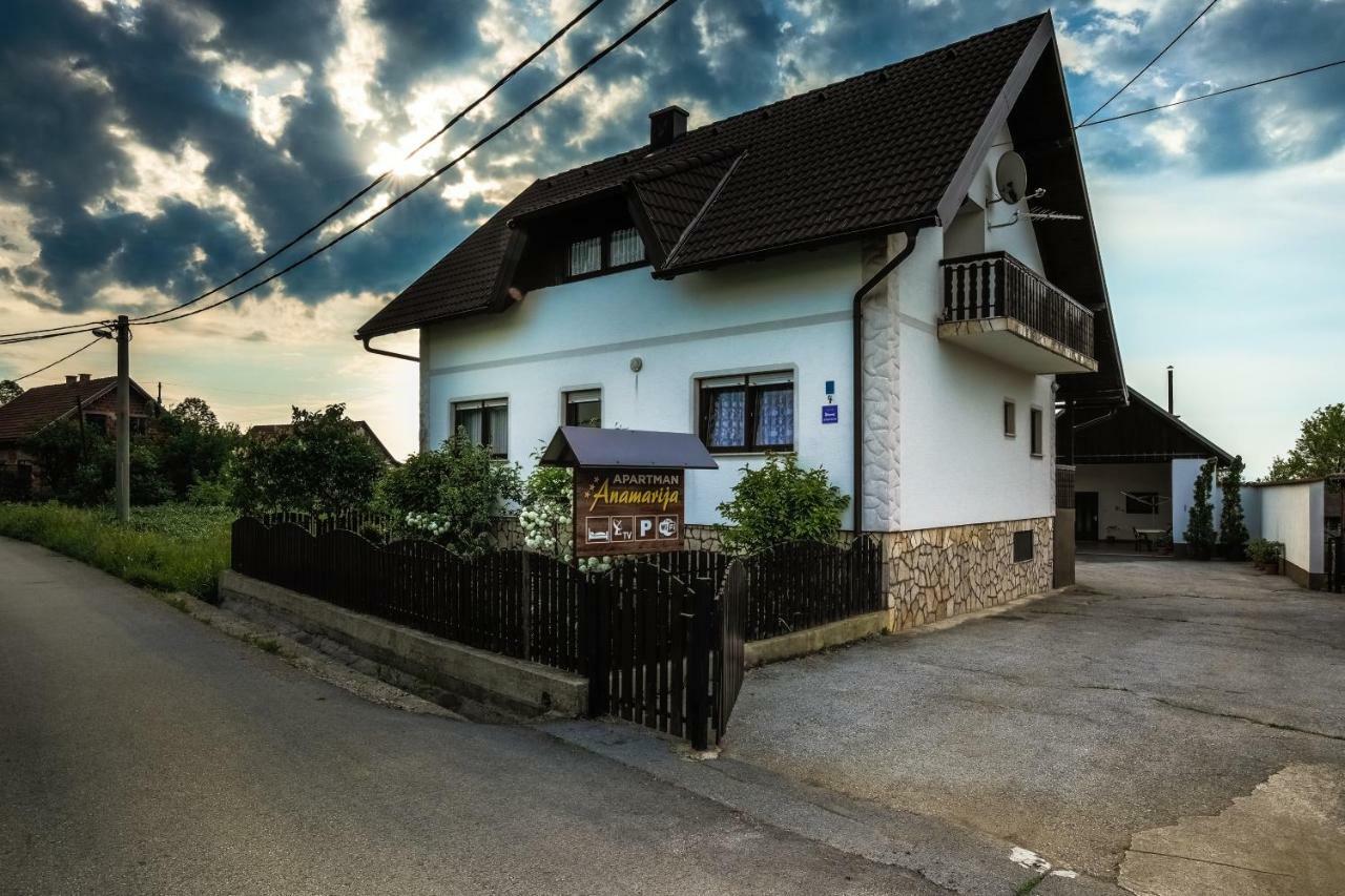 Anamarija Apartments Licko Petrovo Selo Kültér fotó